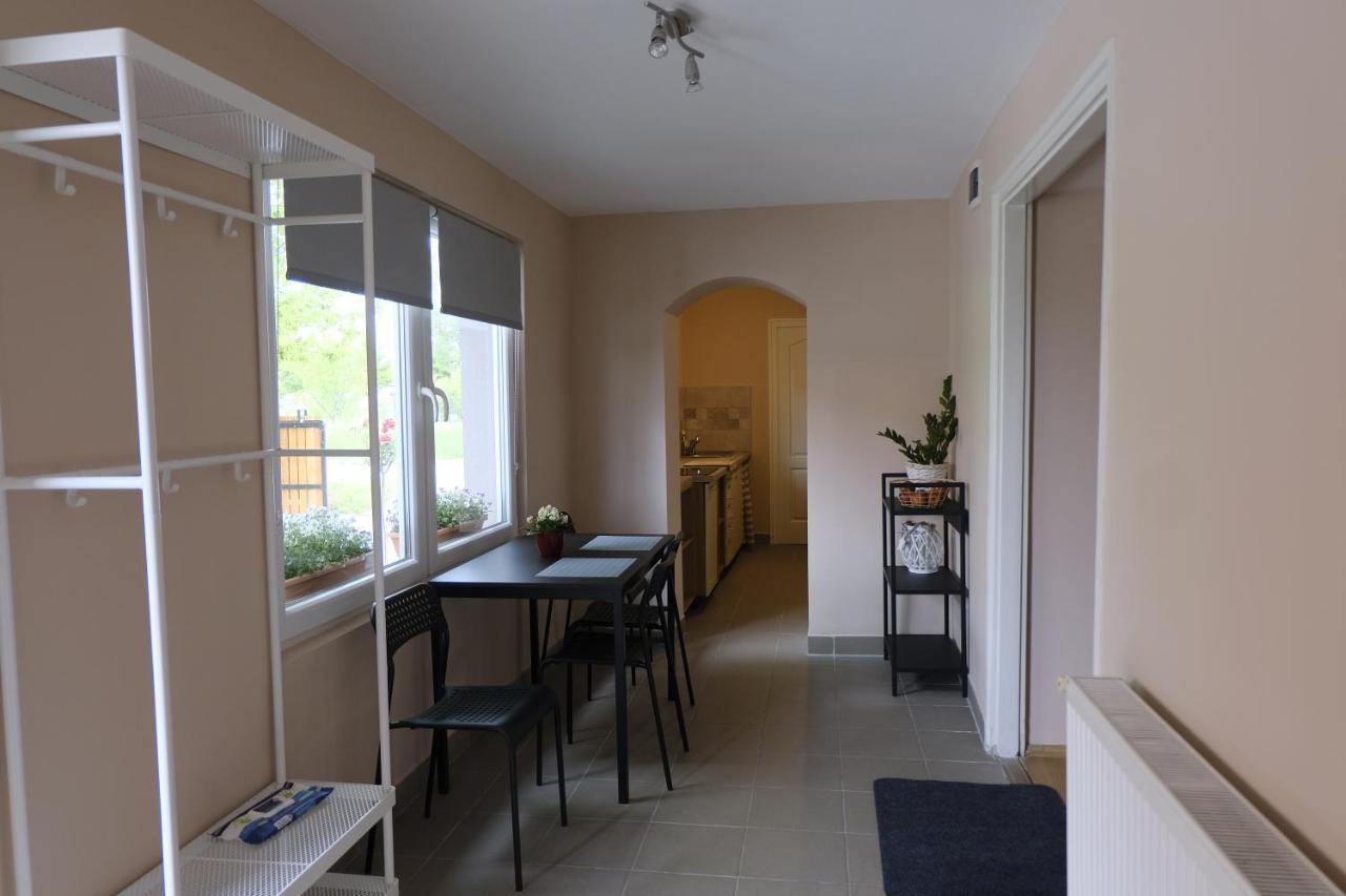 Kajári Apartmanház Balatonfokajar Exterior foto