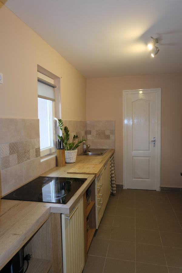 Kajári Apartmanház Balatonfokajar Exterior foto